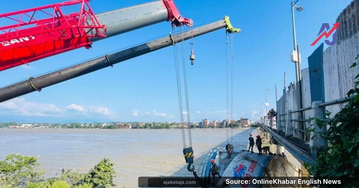 नारायणी नदीमा बगेको क्रुज निकाल्ने प्रयास र सुस्तामा गैँडा फेला