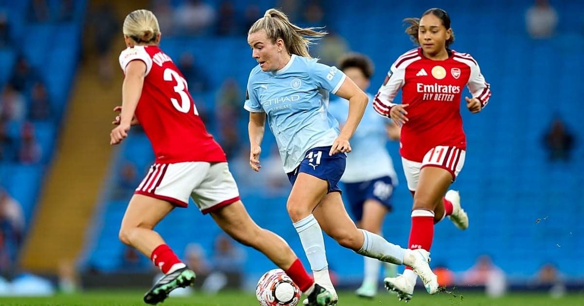 Manchester City beat Arsenal 4-2 to maintain perfect WSL start