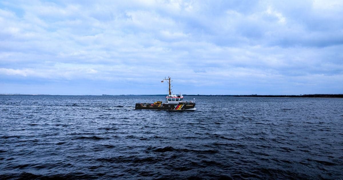 Illustrative stock photo for: US Coast Guard searches for missing air ambulance off Massachusetts coast